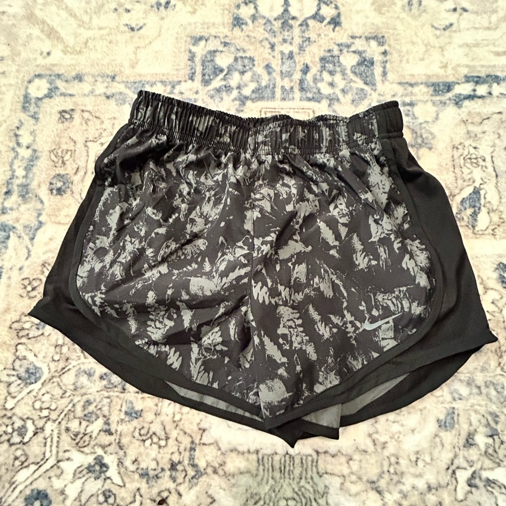 Nike Lined Black and Gray Patterned Athletic Shorts